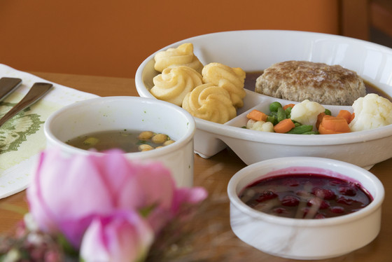 Essen auf Tisch - Immanuel Haus Bethanien in Hünfeld